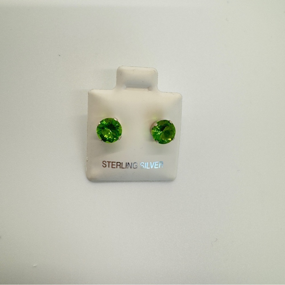 Brand New 6mm Lime Green Round CZ 925 Sterling Silver earrings